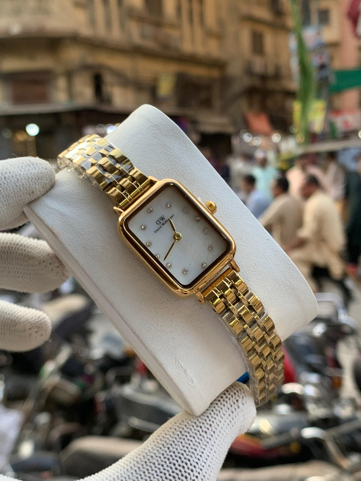 Daniel Wellington Golden Watches