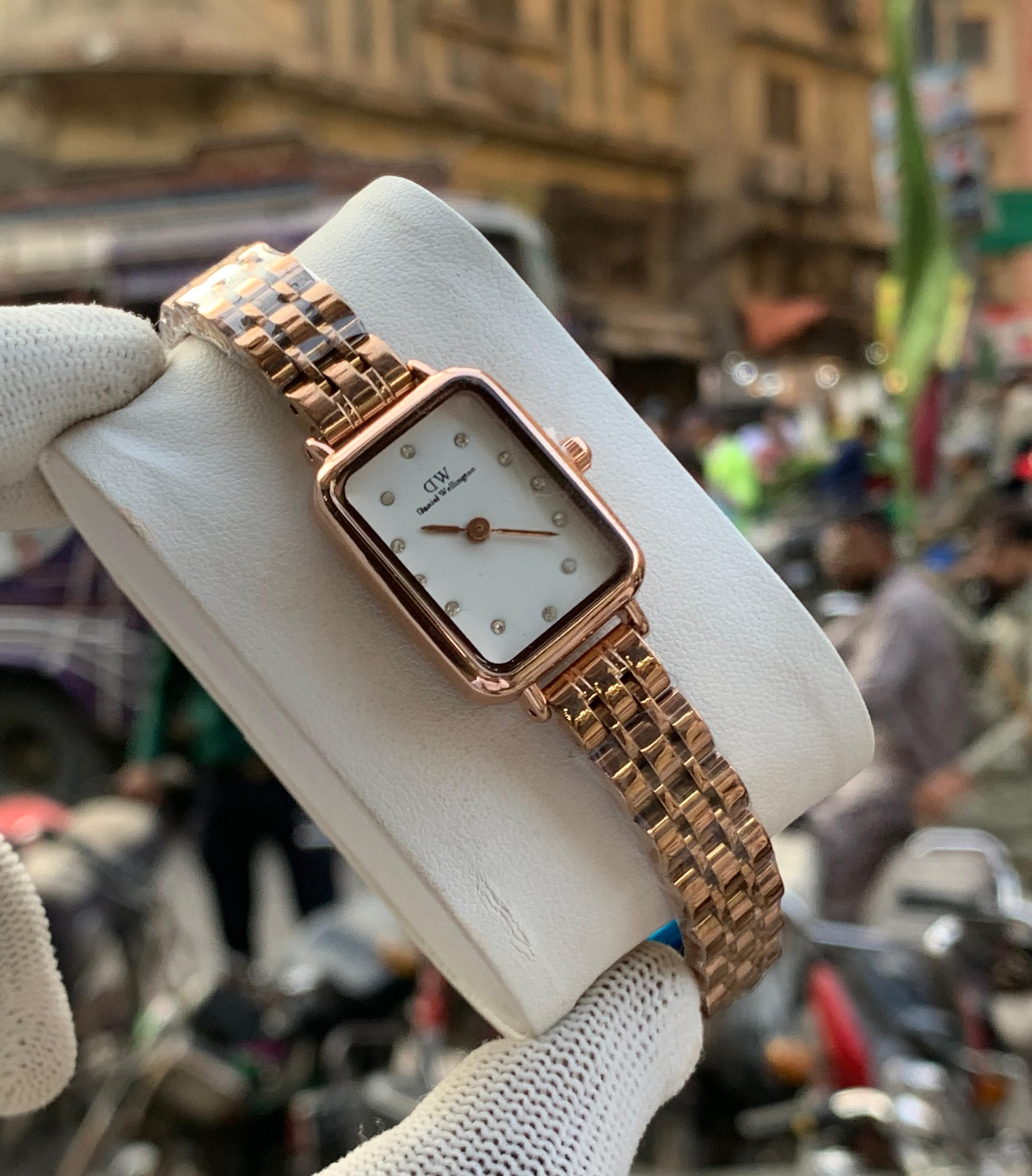 Daniel Wellington Golden Watches