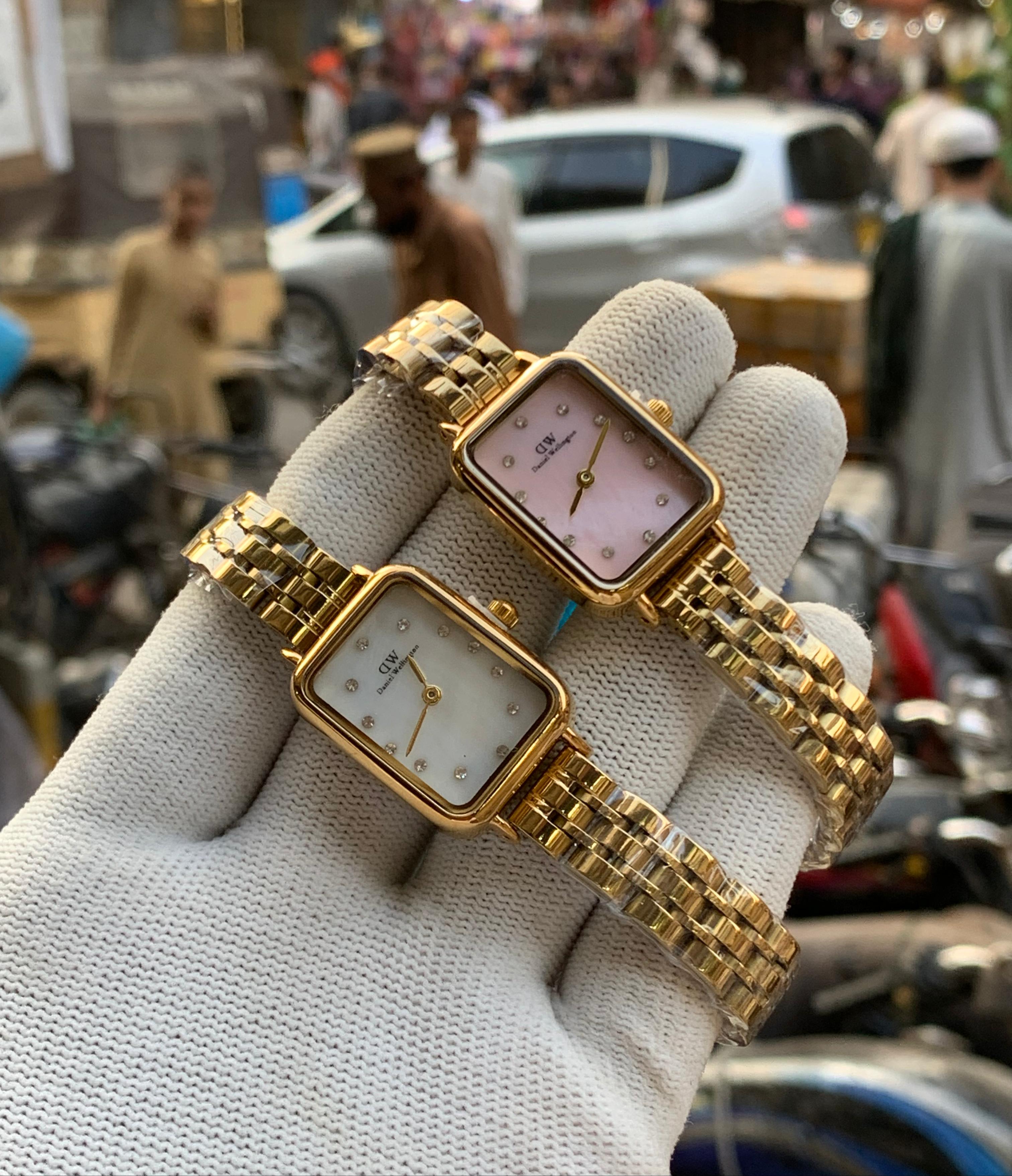 Daniel Wellington Golden Watches
